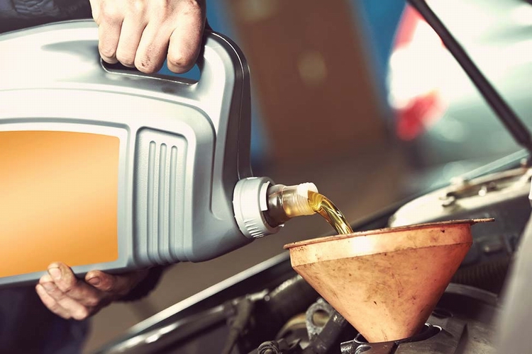 汽车润滑油混加起来可以吗？