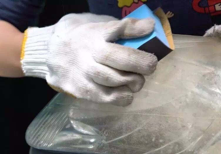 进口机油工厂|大灯灯罩发黄昏暗怎么办