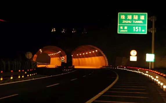 长假临近,跑高速前保养如何选机油|进口润滑油批发