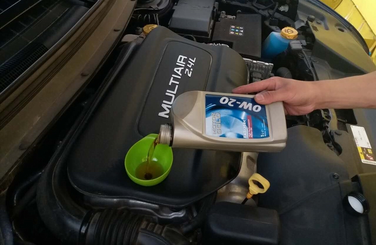 进口润滑油工厂招商加盟联系方式|全合成机油的优越性能有哪些